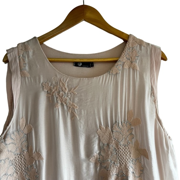 Made in Italy 🇮🇹 silk embroidered sleeveless blouse XL excellent condition - Picture 6 of 9